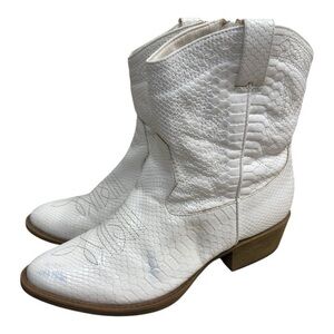 Coconuts by Matisse Pistol White Faux Snakeskin Western Cowboy Boots 9